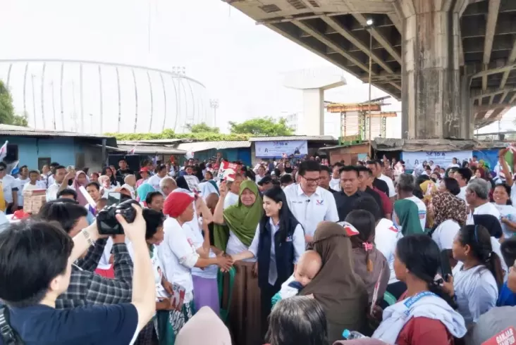 Ketum Kartini Perindo Liliana Tanoesoedibjo Disambut Antusias Warga Kampung Bahari