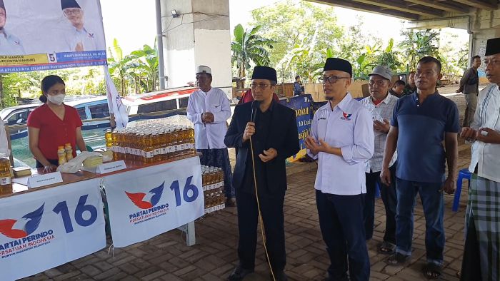 Kunjungi Warga Cipinang Melayu, Partai Perindo Gelar Bazar 1.000 Minyak Goreng Murah