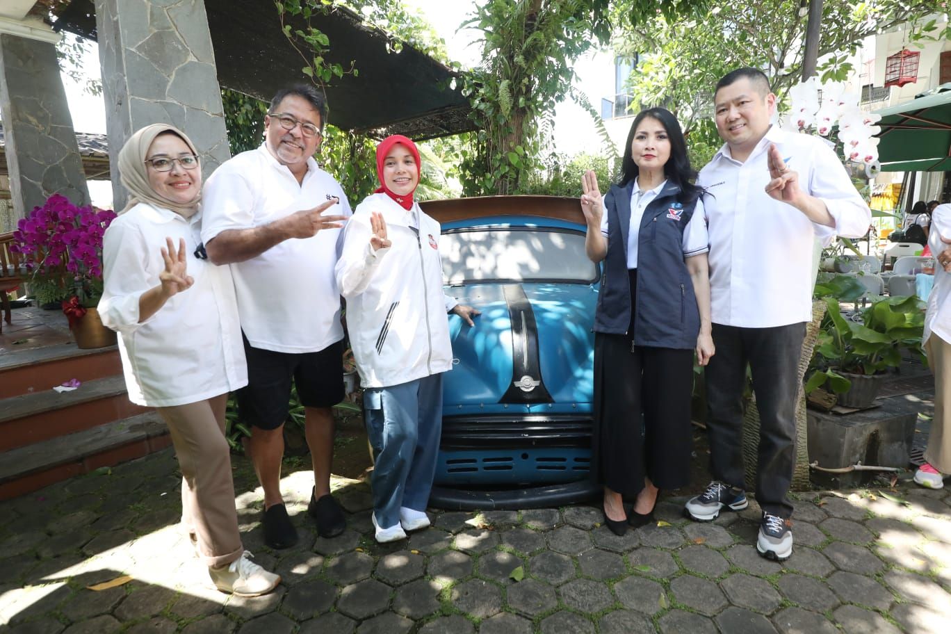 Kunjungi Warung Garasi Si Doel, Hary Tanoesoedibjo Cerita Pengalamannya Bertemu Rakyat dengan Rano Karno