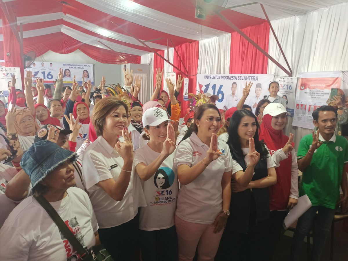 Liliana Hadiri Bazar Murah di Jaksel: Peran Ibu Penting Bagi Kemajuan Generasi Muda