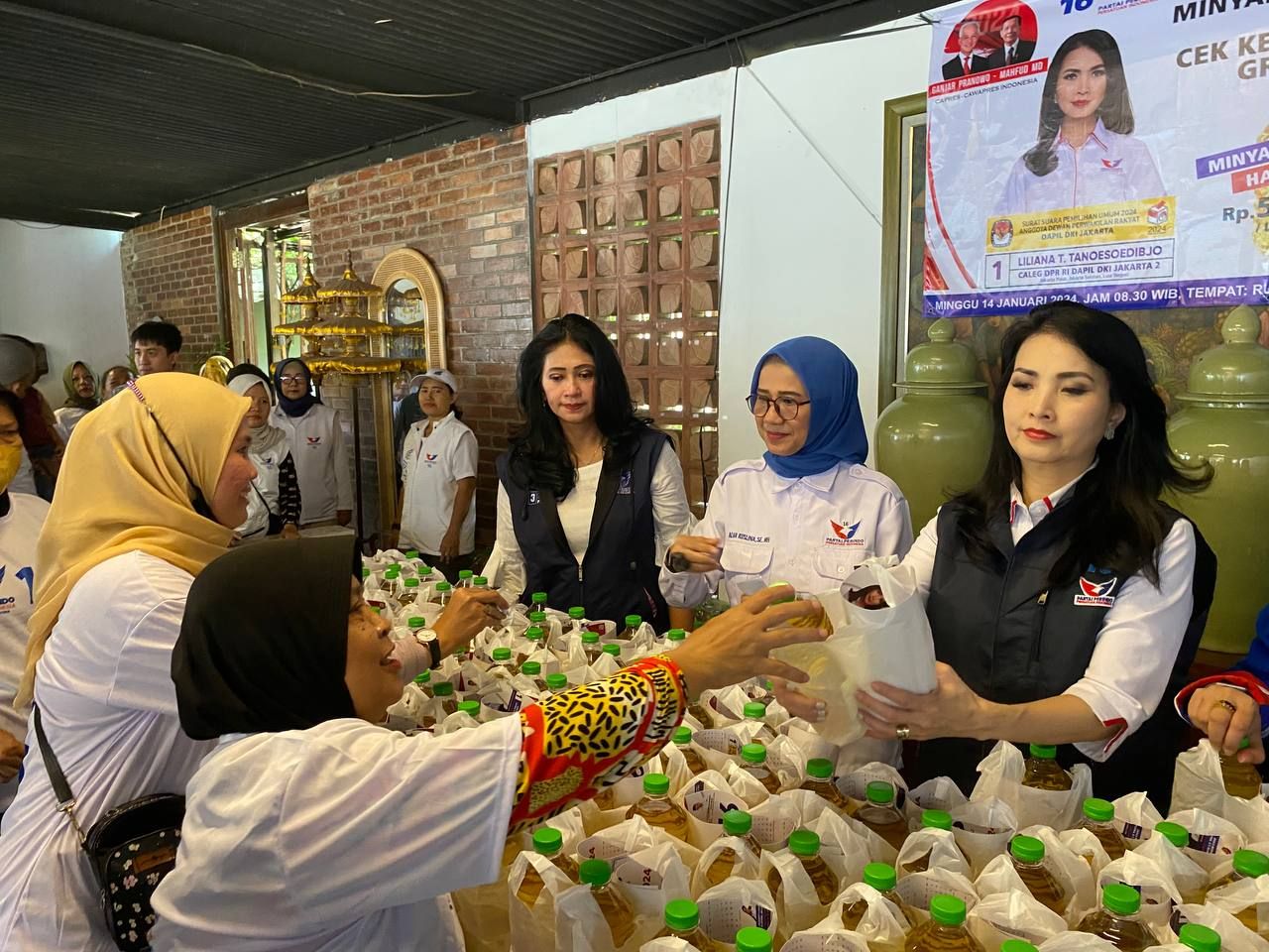 Caleg Partai Perindo Alva Ruslina Gelar Bazar dan Cek Kesehatan di Pasar Minggu, Warga: Semoga Sukses