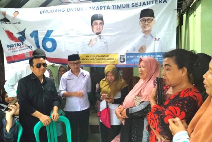 Momen Caleg Partai Perindo Ustaz Yusuf Mansur Dengarkan Keluhan Warga Cilangkap 
