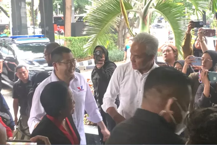 Momen HT Sambut Kedatangan Megawati dan Ganjar Hadiri Rapat TPN 