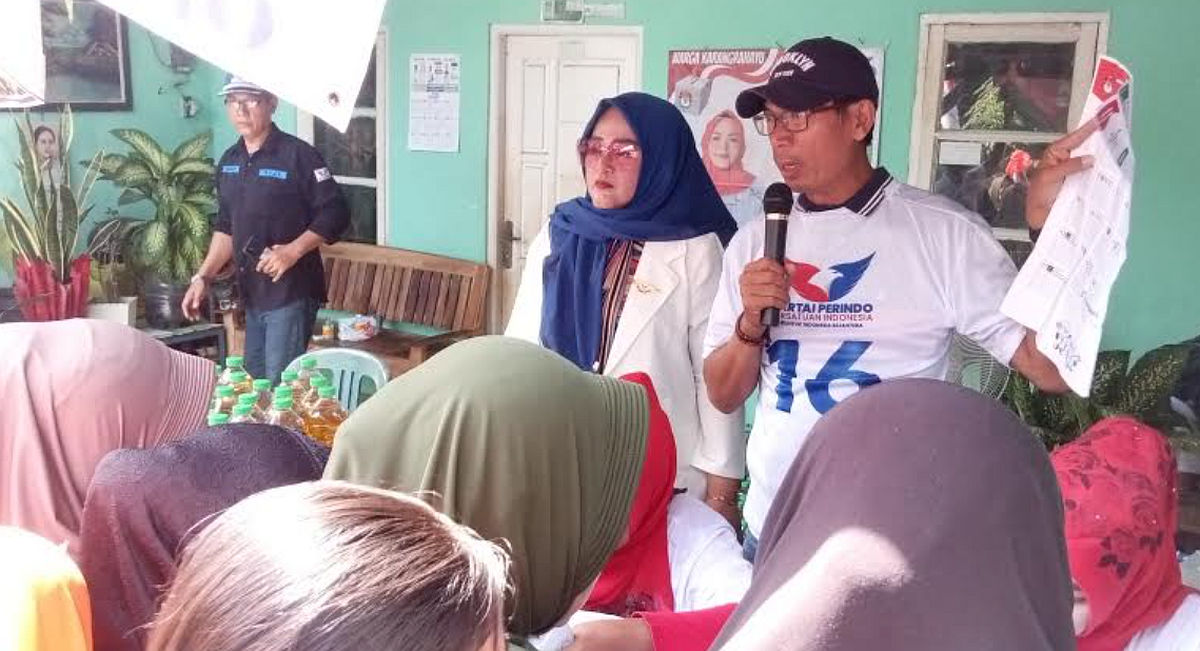 Caleg Partai Perindo Sururi Al-Faruq Gelar Bazar Minyak Goreng Murah dan Sosialisasikan Pemilu 2024