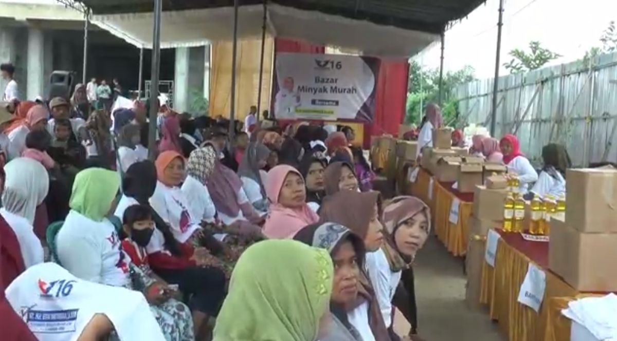 Partai Perindo Lamongan Gelar Bazar Minyak Murah
