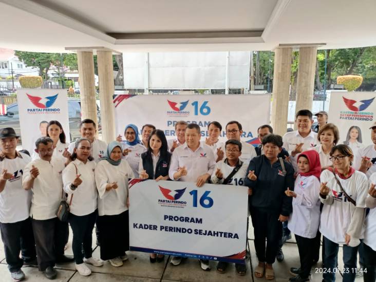 Pedagang Siomai Senang Banget Dapat Gerobak dari Partai Perindo: Selama Ini Jualan Pakai Sepeda 