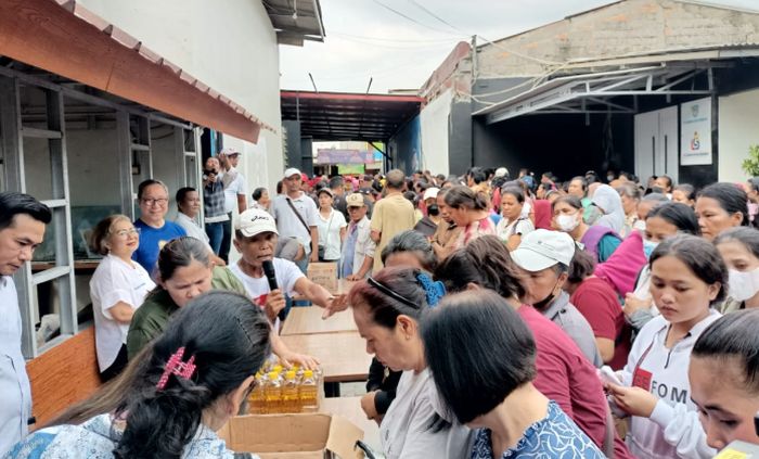 Peduli Beban Rakyat, Caleg Partai Perindo Alamsa Adakan Bazar Sembako Murah di Kampung Tanah Merah