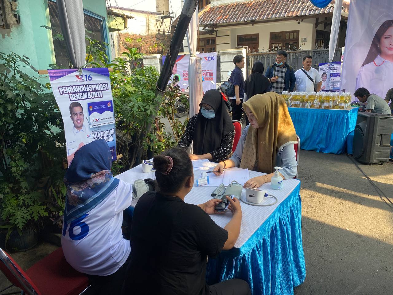 Partai Perindo Adakan Cek Kesehatan Gratis dan Bazar Murah, Warga Tebet: Sangat Membantu