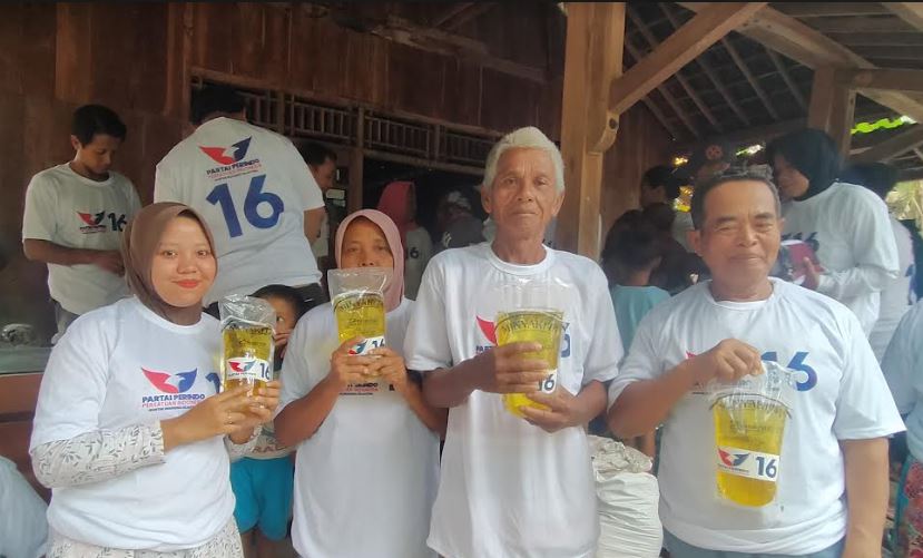 Caleg Partai Perindo Gelar Bazar Murah di Kedungjati Grobogan