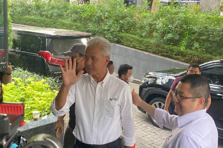 Rapat Rutin di Gedung TPN, Ganjar: Selamat Natal dan Tahun Baru 
