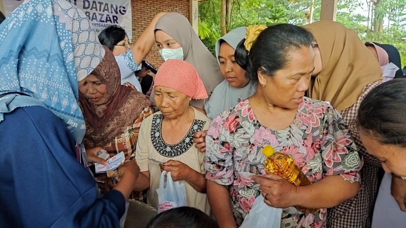 Ratusan Warga Karangploso Malang Antusias Hadiri Bazar Murah Partai Perindo