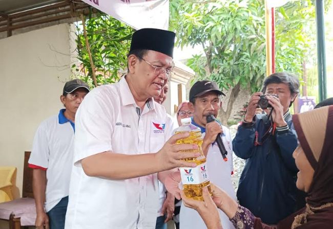 Ringankan Beban Masyarakat, Caleg Partai Perindo Abdul Khaliq Gelar Bazar Murah di Rancaekek