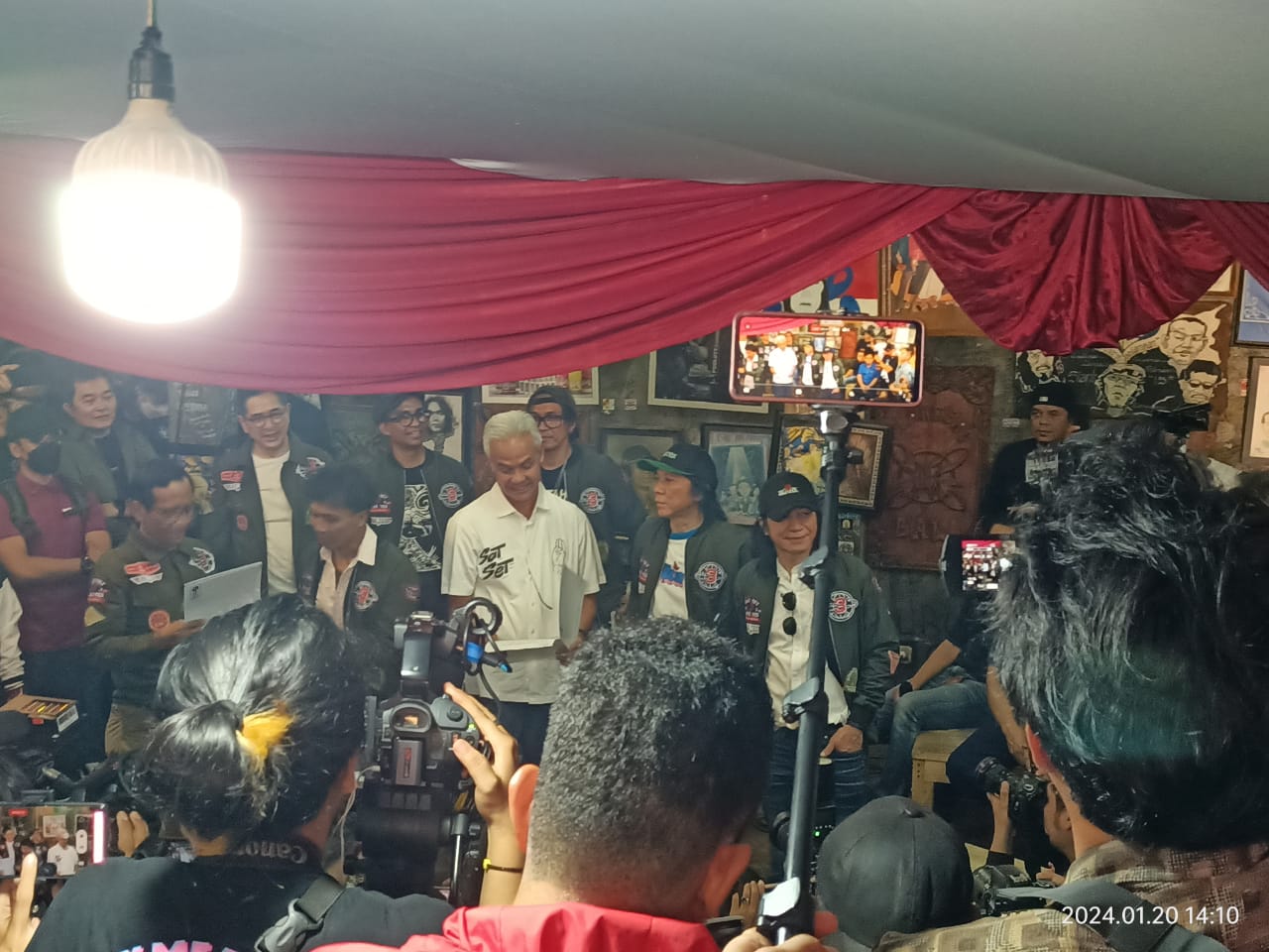 Sambangi Markas Slank, Mahfud MD: Kami Dapat Dukungan, Nasihat dan Doa