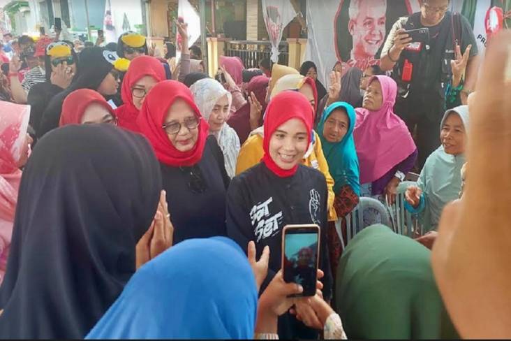 Sapa Petani Bawang di Probolinggo, Siti Atikoh Berbagi Tips Mencegah Polio 