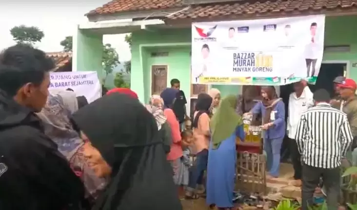 Senang Ikut Bazar Minyak Murah, Warga Bandung Barat: Semoga Partai Perindo Makin Sukses 