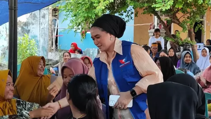 Caleg Partai Perindo Sinta Aprida Jalin Silaturahmi dengan Warga Pesisir Bangka Selatan 