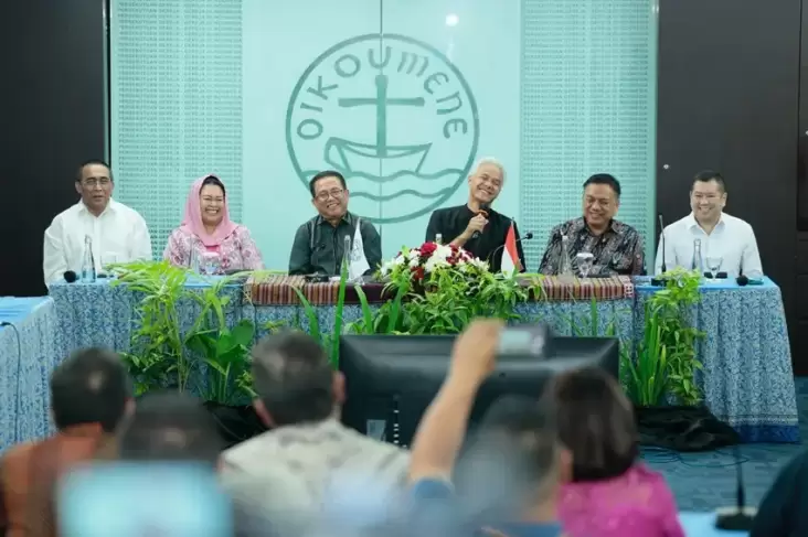 Suasana Akrab Ganjar Pranowo dengan PGI, Didampingi HT dan Yenny Wahid 