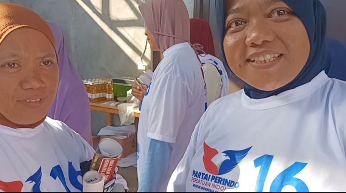 Tebus Murah Minyak Goreng Rp5 Ribu, Emak-emak Tapos Depok: Sangat Membantu