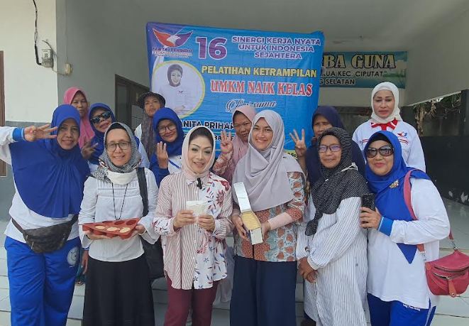 Tekad Caleg Partai Perindo Dyah Anita Jadikan Emak-emak di Ciputat Berdaya Secara Ekonomi