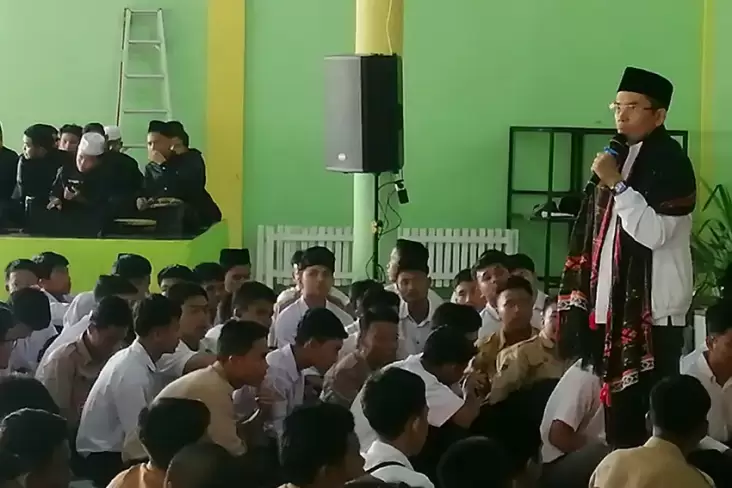 TGB Kunjungi Pesantren Darularafah Raya di Deliserdang