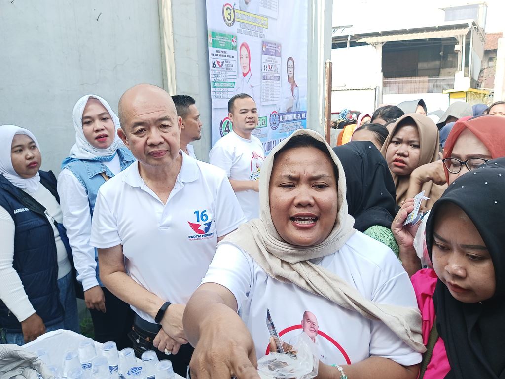 Gelar Sosialisasi dan Bazar Murah di Bandung, Caleg Partai Perindo Djoni Toat: Warga Sangat Antusias