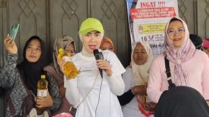 Venna Melinda Kembali Gelar Bazar Minyak Goreng Murah, Warga: Terima Kasih Partai Perindo