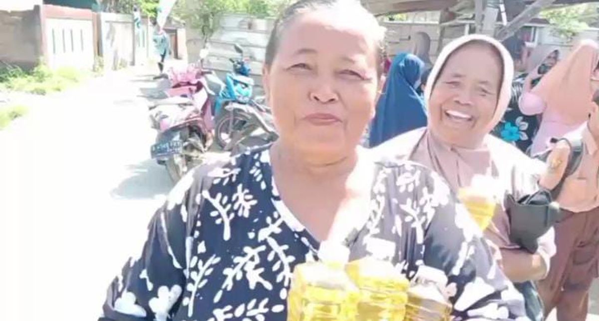 Warga Cibitung Bekasi Terbantu Program Bazar Minyak Goreng Murah dari Partai Perindo