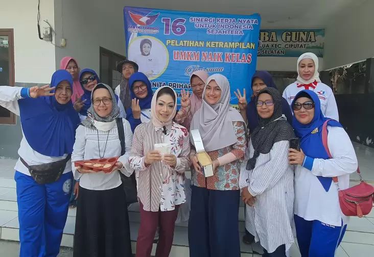 Warga Ciputat Apresiasi Caleg Partai Perindo Dyah Anita Gelar Pelatihan Pembuatan Sabun 
