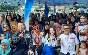 Warga Depok Terbantu Lewat Program Kacamata Baca dan Migor Murah Partai Perindo