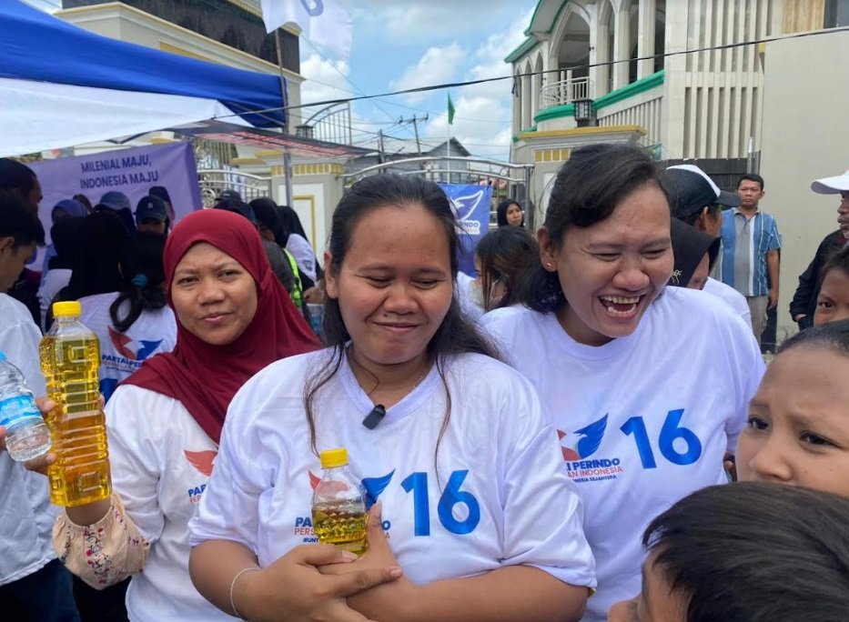 Warga Kamal: Bazar Partai Perindo Sangat Membantu Rakyat, Acaranya Juga Keren
