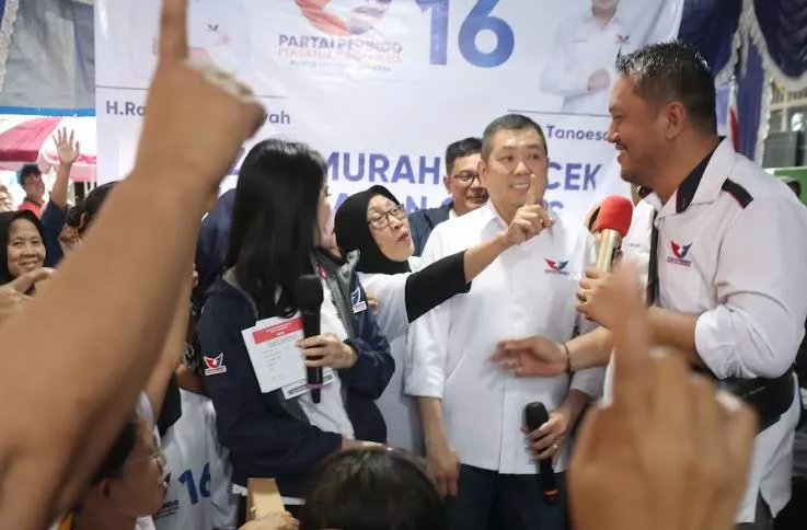 Warga Padati Baksos Meski Hujan, HT: Bukti Masyarakat Antusias dengan Partai Perindo