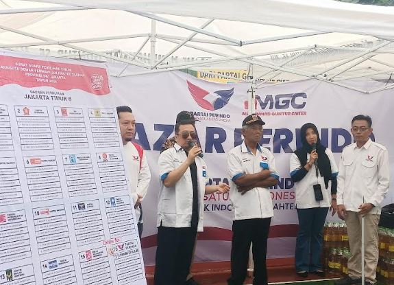 Caleg Ustaz Yusuf Mansur Bahagia Bazar Partai Perindo Tetap Disambut Antusias Meski Diguyur Hujan