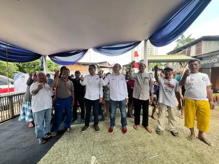 Aktif Gelar Bazar Sembako Murah, Warga Apresiasi Caleg Partai Perindo 