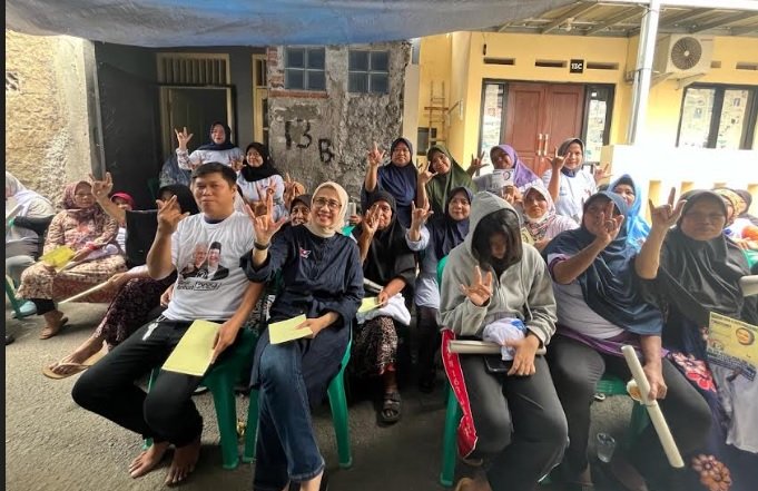  Caleg Partai Perindo Alva Ruslina Gelar Bazar Murah Minyak Goreng di Pejaten