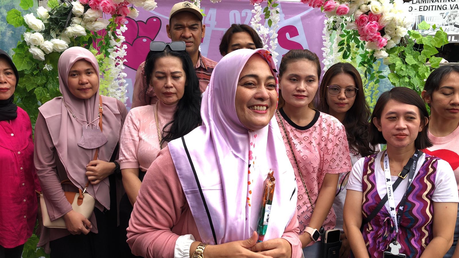 Caleg Partai Perindo Dean Desvi Ajak Warga Tangerang Nyoblos Pakai Hati dan Cinta