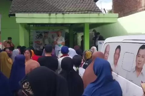Caleg Partai Perindo Djoni Toat Tak Kenal Lelah Gelar Tebus Murah Minyak Goreng untuk Warga Bandung 