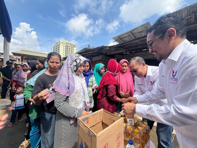 Caleg Partai Perindo Gelar Bazar Murah dan Cek Kesehatan Gratis, Warga Pancoran Merapat