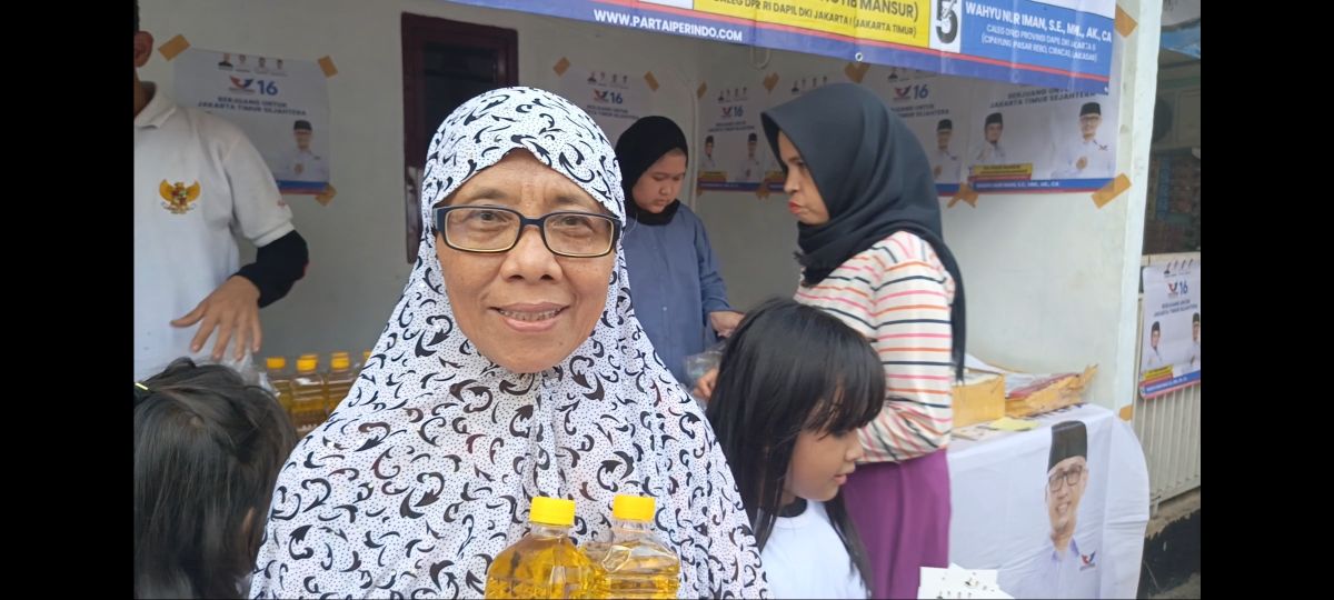 Caleg Ustaz Yusuf Mansur Hadiri Bazar Murah Partai Perindo di Cilangkap, Warga: Semoga Sukses