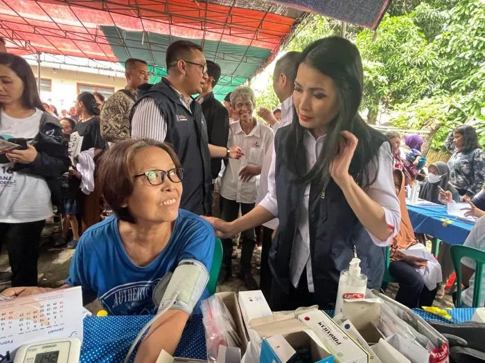 Cek Kesehatan Gratis Partai Perindo di Kramat Pela, Liliana Tanoesoedibjo ke Warga: Dijaga Ya Ibu Pola Makannya
