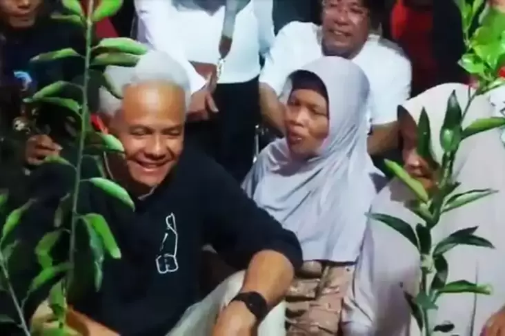Ditemani Susaningtyas NH Kertapati, Ganjar Tinjau Tempat Pembibitan Terbaik di Purworejo 