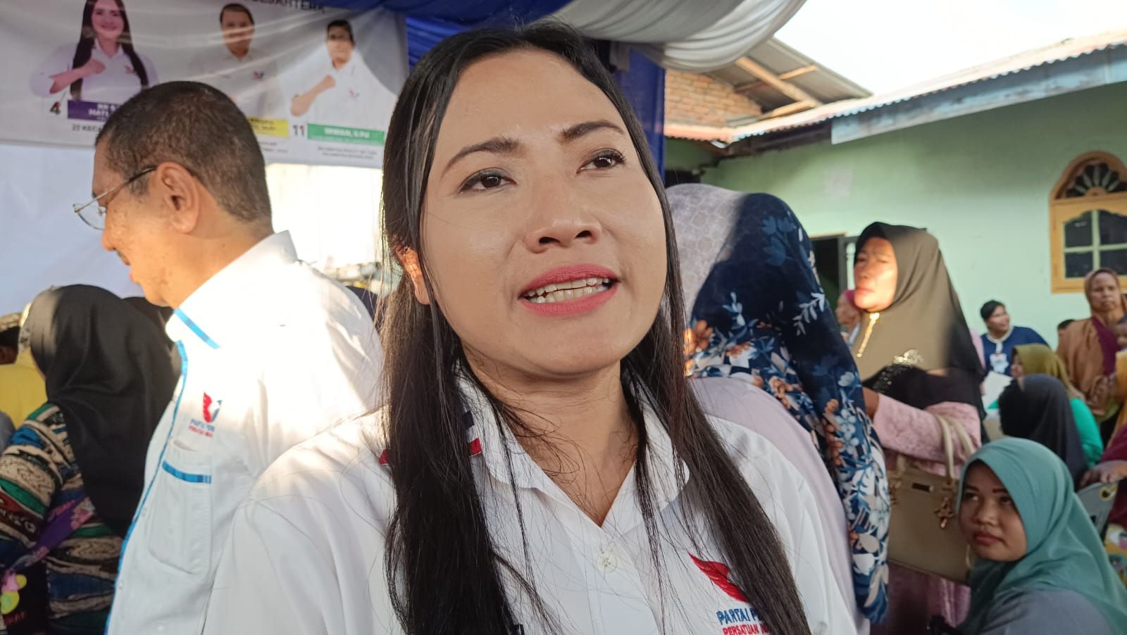 Gelar Bazar Murah Migor, Caleg Partai Perindo RR Sasmaya Hati Serap Aspirasi Emak-emak Deliserdang