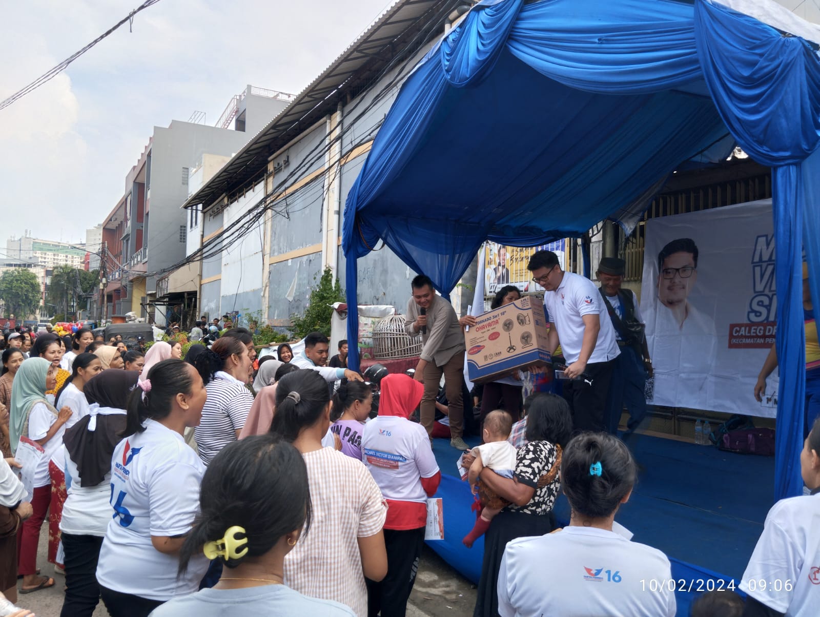 Gelar Senam Sehat di Pejagalan, Caleg Partai Perindo Michael Sianipar Komitmen Tingkatkan Ekonomi Rakyat