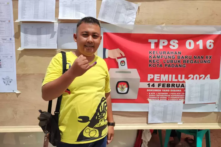 Hari Pencoblosan Pemilu 2024, Keluarga Besar di Padang Pilih Partai Perindo 