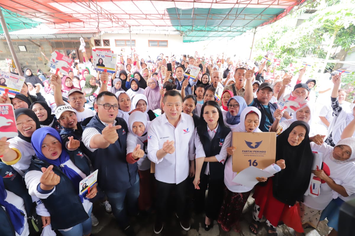 Hary Tanoe Kunjungi Bazar Murah di Kramat Pela: Partai Perindo Hadir Melayani Masyarakat