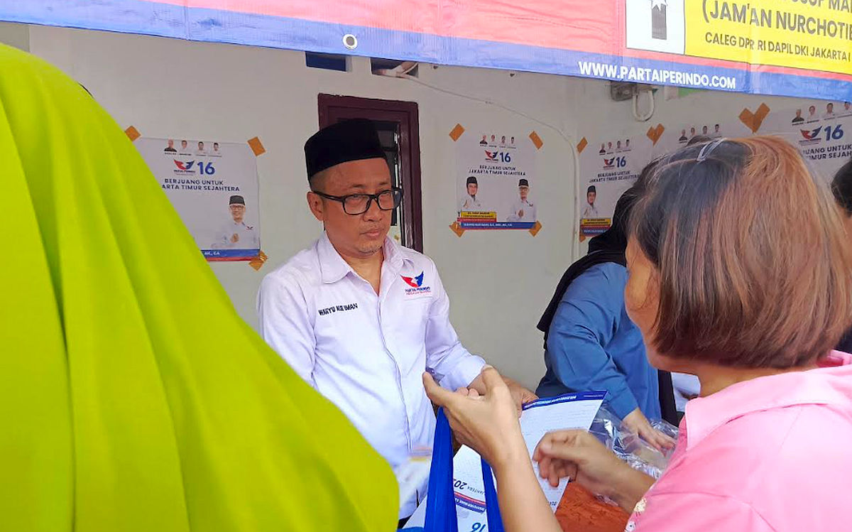 Gelar Bazar Murah Partai Perindo di Cilangkap, Caleg Wahyu: Kalau Diberi Amanah Kita Perjuangkan