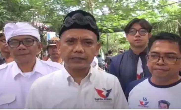 Ikuti Senam Sehat, Warga dan Pelaku Seni Doakan Caleg Partai Perindo Oni Suwarman Lolos ke Senayan 