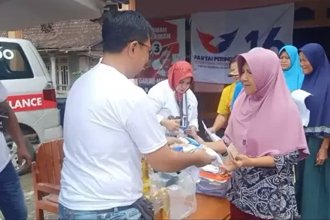 Partai Perindo Gelar Bazar Minyak Goreng Murah di Sragen, Kurang 1 Jam Ludes Diserbu Warga 