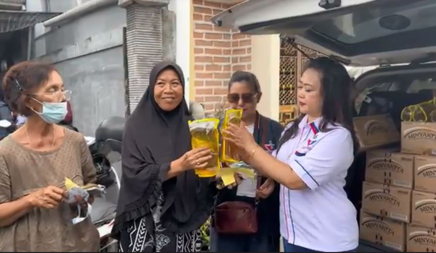 Partai Perindo Salurkan Minyak Goreng Murah dan Bagikan KTA Berasuransi ke Warga di Denpasar Bali