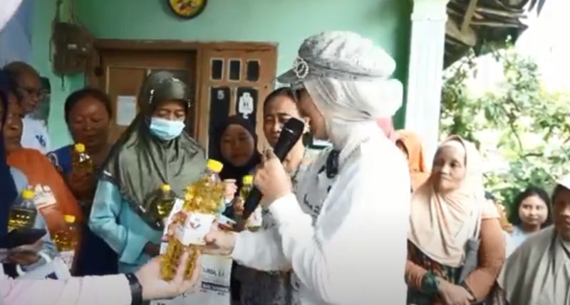 Ratusan Warga Hadiri Bazar Murah Partai Perindo Bersama Venna Melinda
