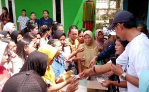 Tebus Migor Murah Partai Perindo di Tambun Bekasi Jadi Rebutan Emak-emak